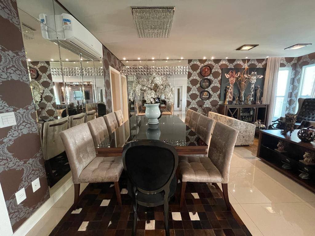 Apartamento de alto padrão com 04 suítes e 04 vagas na região Centro/Sul em Balneário Camboriú - Apartamento em Centro, Balneário Camboriú - para locação - Desc Imóveis