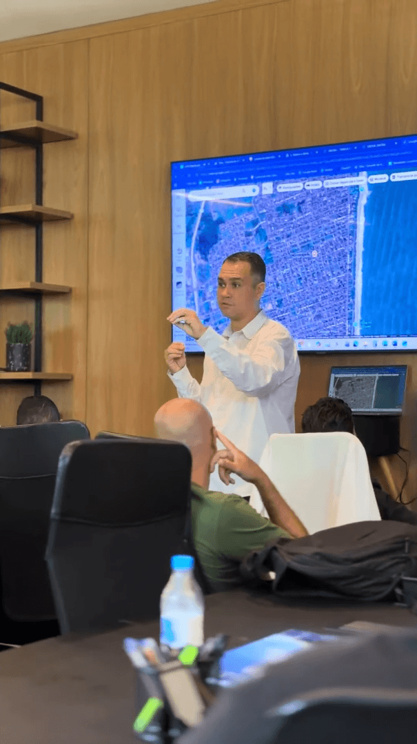 Apresentação de projeto para a equipe da Elita
