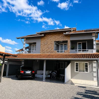 Prédio Residencial com 5 Unidades em Av. de Alto Fluxo em Itapoá - Casa em Itapema do Norte, Itapoá - à venda - Imobiliaria Patricia Claudino