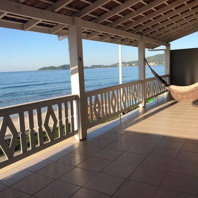 Bombas - Frente Mar - Bombinhas SC - Casa em Bombinhas - à venda - PRIME INVESTIMENTOS