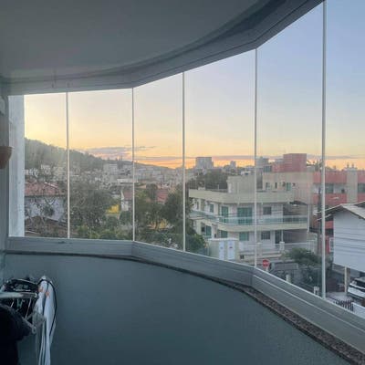 Apartamento á Venda mobiliado, com 2 Quartos (Sendo 1 Suíte), Sacada com Churrasqueira, no Centro em Bombinhas/SC - Apartamento em Centro, Bombinhas - à venda - PRIME INVESTIMENTOS