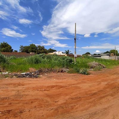 Terreno de subesquina 15x30 à vendapor R$ 350.000 - Vila Morumbi - Campo Grande/MS - Lote/Terreno em Vila Morumbi, Campo Grande - à venda - Santa Fe Imóveis