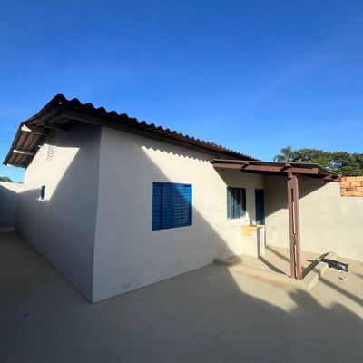 Casa à Venda com 2 Quartos e Entrada para Carro em Jardim Califórnia - Avaré - Casa em Jardim Califórnia, Avaré - à venda - CRYSTAL IMÓVEIS