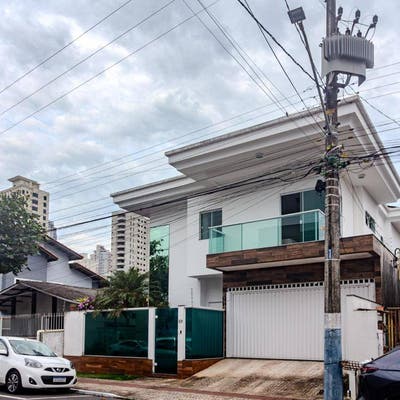🏡 Casa Moderna de Alto Padrão com Piscina Aquecida – Centro de Balneário Camboriú - Casa em Centro, Balneário Camboriú - à venda - GJ Imóveis LTDA