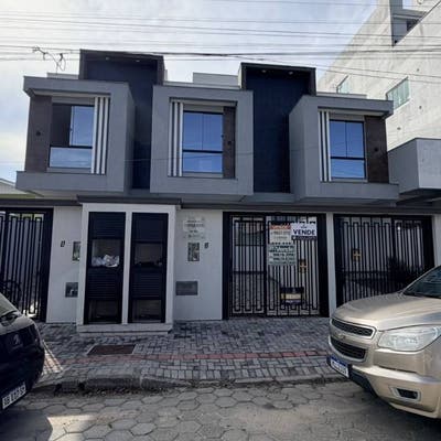Sobrado de 2 Suítes à Venda no Bairro Bombas - Bombinhas/SC - Sobrado em Bombas, Bombinhas - à venda - PRIME INVESTIMENTOS