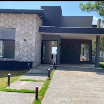 Casa à Venda com 3 Quartos, Churrasqueira, Piscina e Garagem no Riviera de Santa Cristina XIII - Paranapanema - Casa de Condomínio em Riviera de Santa Cristina XIII, Paranapanema - à venda - CRYSTAL IMÓVEIS