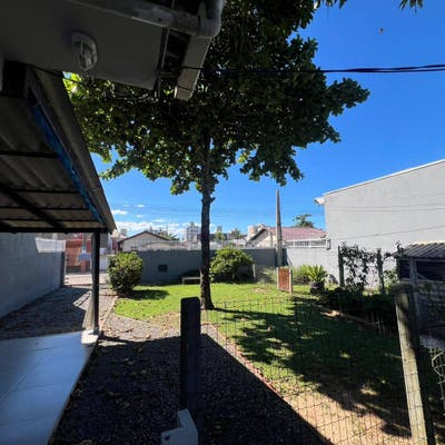 Casa com amplo terreno a 160 metros do mar no Centro - Navegantes/SC - Casa em Centro, Navegantes - à venda - Idealizze Negócios Imobiliários