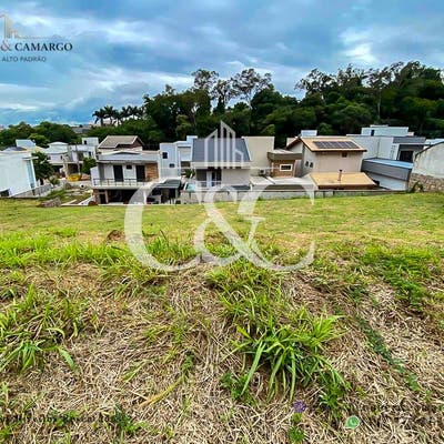 Terreno à venda no Villa Verde Jundiaí, 300m², declive no Jardim Gramadão - Lote/Terreno em Jardim Quintas das Videiras, Jundiaí - à venda - Chenquer & Camargo Imóveis