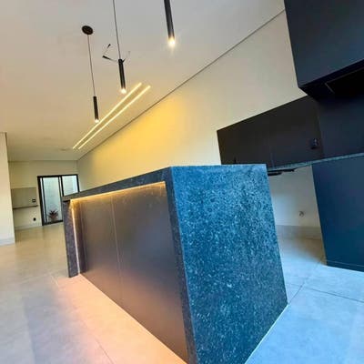 Sobrado a Venda Novo Mundo R$ 484.900,00 - Sobrado em Novo Mundo, Uberlândia - à venda - TOWER COMPANY IMOVEIS EIRELE ME