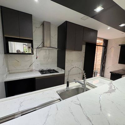 Casa Duplex de Vila à Venda na Tijuca — Rua do Matoso — 100 M² — 3 Quartos — Suíte — Churrasqueira — 1 Vaga — Próximo Ao Metrô Estácio - Casa em Praça da Bandeira, Rio de Janeiro - à venda - MIGUEZ IMOBILIÁRIA