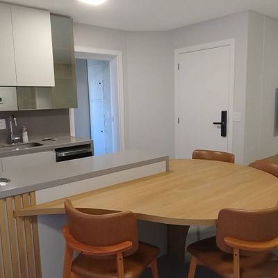 APARTAMENTO 2 SUÍTES, 2 VAGAS - LOCAÇÃO ANUAL - PRAIA BRAVA - ITAJAÍ/SC - Apartamento em Praia Brava, Itajaí - para locação - Imóveis na Brava