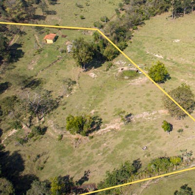 Chácara à venda com 20.000m² a apenas 2km da cidade de Bofete/SP - Chácara em Bofete - à venda - V2F IMÓVEIS LTDA