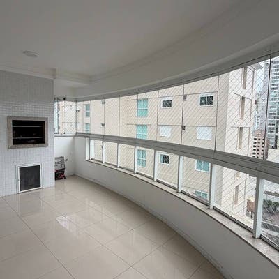 APARTAMENTO 2 QUARTOS 2 VAGAS - LOCAÇÃO - CENTRO - BALNEAIO CAMBORIU/SC - Apartamento em Centro, Balneário Camboriú - para locação - Imóveis na Brava