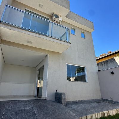 Linda Casa Duplex 3 Quartos com Suíte no Jardim Casa Branca em Betim - Duplex em Jardim Casa Branca, Betim - à venda - Via M Empreendimentos Imobiliários Ltda