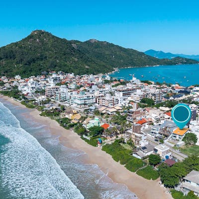 AP151 - APTO NA AVENIDA EM CANTO GRANDE - Apartamento em Canto Grande, Bombinhas - para temporada - Marca Imobiliária