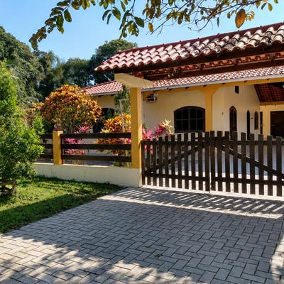 Casa Com 138,60 m² A 250 Metros Da Praia No Balneário Rainha - Casa em Rainha do Mar, Itapoá - à venda - Imobiliaria Patricia Claudino