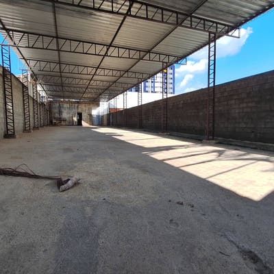 Galpão á venda Avenida Santos Dumont 650 m² 8 vagas de garagem área construída + galpão coberto - Galpão em Jardim Ana Maria, Sorocaba - para locação e à venda - Brasil Borges Negócios
