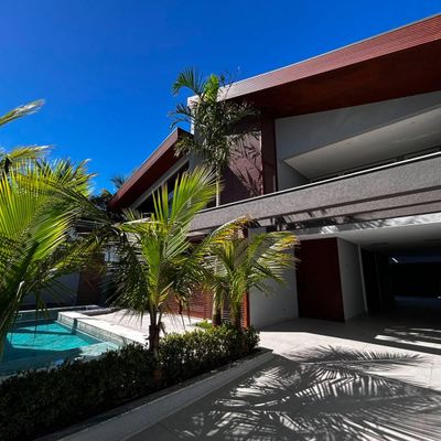Casa de alto padrão na região central de Itapoá. Apenas 80 metros da praia! - Casa em Jardim Perola do Atlântico, Itapoá - à venda - MOMENTO CONSULTORIA IMOBILIÁRIA LTDA
