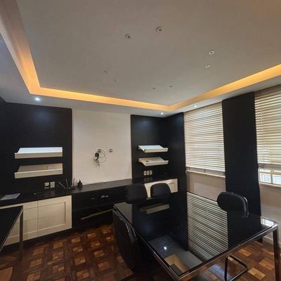 Casa tríplex para alugar na Rua Caruso. São Aproximadamente 400 m². Código 24129 - Comercial em Tijuca, Rio de Janeiro - para locação - MIGUEZ IMOBILIÁRIA