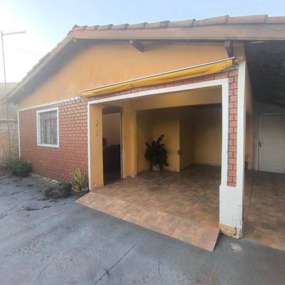 Casa à Venda com 2 Quartos, Garagem para 2 Carros e Edícula em Jardim Vera Cruz - Avaré - Casa em Jardim Vera Cruz, Avaré - à venda - CRYSTAL IMÓVEIS