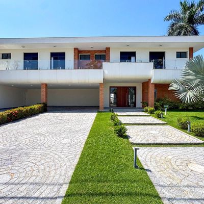 Villa Aquino — Discrição Exterior, Grandiosidade Interior no Jardim Acapulco - Casa de Condomínio em Jardim Acapulco, Guarujá - à venda - G.K.N EMPREENDIMENTOS E PARTICIPAÇÕES IMOBILIÁRIAS LTDA