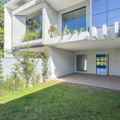 Sobrado com 3 Suítes com Piscina na Ponta Aguda! - Sobrado em Ponta Aguda, Blumenau - à venda - CONCEITO IMOBILIARIA LTDA