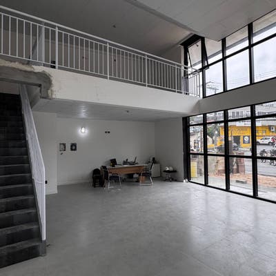 ALUGUEL: Loja Ampla com Mezanino, 75m², 1 Vaga, Lauro Linhares, Trindade, Florianópolis - SC - Loja em Trindade, Florianópolis - para locação - SEAHAUS