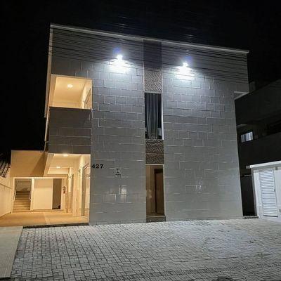 Residencial á venda em Bombinhas, em bairro de moradores para alugueis anuais, próximo de todas as conveniências. - Residenciais em José Amândio, Bombinhas - à venda - Imobiliária Licurana