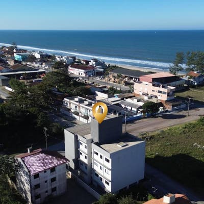 Apto a 100 metros da praia com 03 quartos ( 01 suite) e 02 vagas cobertas - Apartamento em Barra do Sai, Itapoá - à venda - Imobiliaria Patricia Claudino