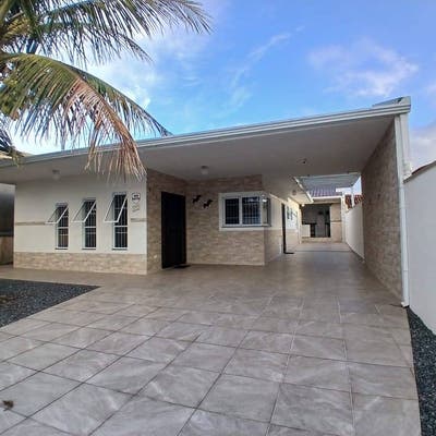Casa Com Piscina, Edícula e Amplo Espaço de Terreno - Casa em Barra do Sai, Itapoá - à venda - Imobiliaria Patricia Claudino