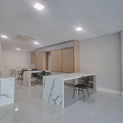 Sala/Loja para locação anual, 50m², mobiliada, na rua Uruguai, New Life Residence, bairro Fazenda, Itajaí-SC - Loja em Centro, Itajaí - para locação - I3 CORRETORES ASSOCIADOS S/S