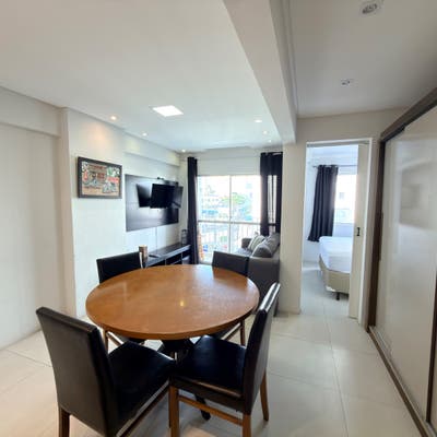 Apartamento totalmente mobiliado, equipado e decorado para locação anual, com ótima localização no centro de Balneário Camboriú/SC - Apartamento em Centro, Balneário Camboriú - para locação - I3 CORRETORES ASSOCIADOS S/S