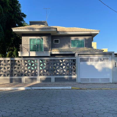 CASA EM BOMBINHAS - Casa em Zimbros, Bombinhas - à venda - SPELL NEGÓCIOS IMOBILIÁRIOS