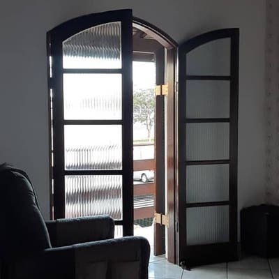 Sobrado com 3 Quartos à Venda, Parque São Domingos - Pindamonhangaba - Sobrado em Parque São Domingos, Pindamonhangaba - à venda - EDSON DERRICO IMOVEIS LTDA