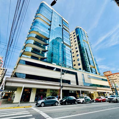 Apartamento para Alugar em Itapema | 3 Suítes com Vista Mar — Meia Praia - Apartamento em Meia Praia, Itapema - para locação - Portal Imóveis Itapema