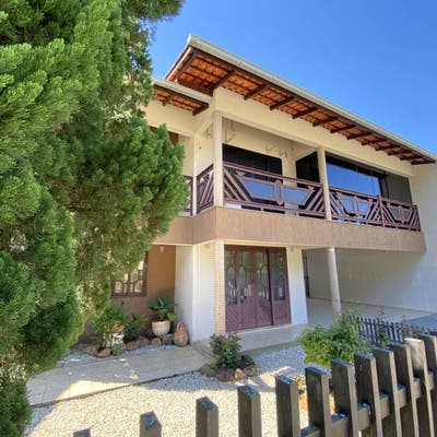 Casa Sobrado | Czerniewicz | 6 quartos (2 suítes) | 241m² - Casa em Czerniewicz, Jaraguá do Sul - à venda - MACROimoveis.com
