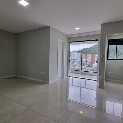 Apartamento para locação anual, semimobiliado, com 2 quartos (sendo uma suíte), 1 vaga de garagem, Lago Moraine Residencial, no bairro Fazenda, Itajaí-SC - Apartamento em Fazenda, Itajaí - para locação - I3 CORRETORES ASSOCIADOS S/S