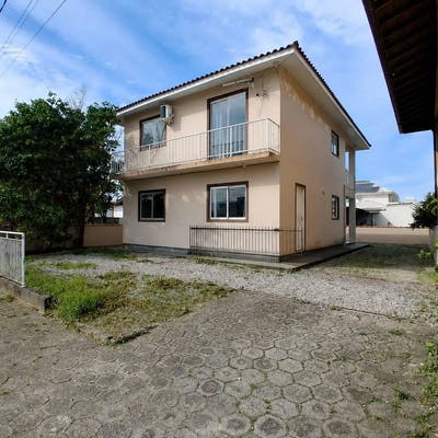 Casa Térrea na (PRAIA) - Semi Mobiliada para alugar por R$2.230 - Ponta do Papagaio, Palhoça, SC - Casa em Palhoça - para locação - Madri Imóveis ltda