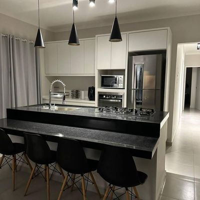 Casa à Venda com 2 Quartos, Varanda, Quintal Gramado e Vaga para Vários Carros no Green Village - Avaré - Casa em Residencial Village, Avaré - à venda - CRYSTAL IMÓVEIS