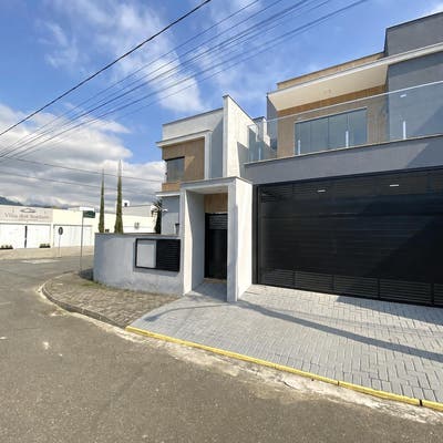 Geminado Duplex | Barra do Rio Cerro | 3 quartos (1 suíte c/ closet) | 135m² - Casa Geminada em Barra do Rio Cerro, Jaraguá do Sul - à venda - MACROimoveis.com