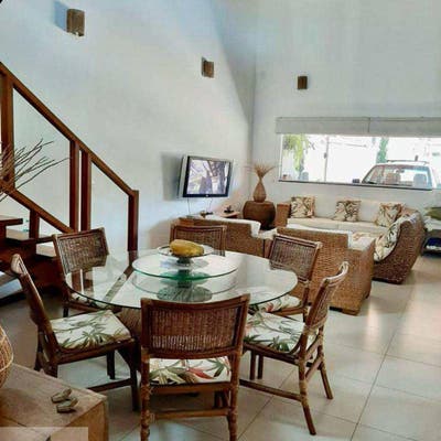 Linda Casa em Ubatuba – 4 Suítes, Área Gourmet e Apenas 350m da Praia - Casa em Toninhas, Ubatuba - à venda - IALTA IMOVEIS LTDA