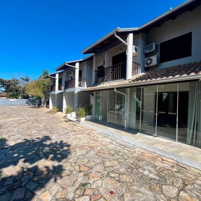 Sobrado Geminado à venda 90m do mar Bombinhas SC - Sobrado em Morrinhos, Bombinhas - à venda - PRIME INVESTIMENTOS