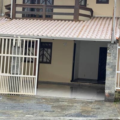 Lindo Sobrado com 1 Suíte + 2 no bairro Fazenda em Itajaí - Casa em Fazendinha, Itajaí - à venda - Sul Imóveis