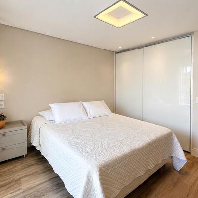 Sobrado/Casa Triplex para Locação Anual Mobiliada, 3 Quartos (1 suíte), 5 banheiros, 1 Vaga de Garagem, Rooftop com Vista para o Mar, Praia Brava, Itajaí-SC - Sobrado em Praia Brava, Itajaí - para locação - I3 CORRETORES ASSOCIADOS S/S