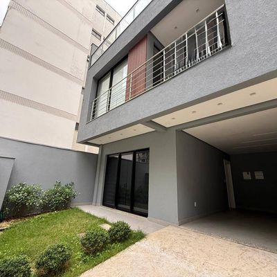 CASA TRIPLEX - QUADRA MAR - CENTRO DE BALNÁRIO CAMBORIÚ - Casa em Centro, Balneário Camboriú - para locação - Brava Norte Imóveis
