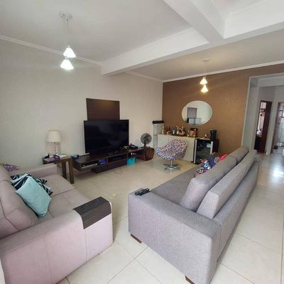 Casa Ampla de 235m² no Coração do Jardim Emília – Sorocaba/SP - Casa em Jardim Emília, Sorocaba - à venda - Imobiliária Romano