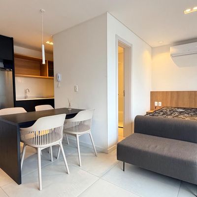Apartamento/Loft para locação anual, mobiliado, 1 vaga de garagem, Edifício 4Sete, no bairro Centro, Itajaí-SC - Flat/Loft/Estúdio em Centro, Itajaí - para locação - I3 CORRETORES ASSOCIADOS S/S