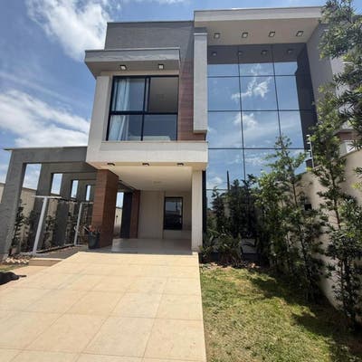 🏘️ SOBRADO DIFERENCIADO | BAIRRO XV DE NOVEMBRO – TIJUCAS - Casa em Praça, Tijucas - à venda - Império do Vale Negócios Imobiliários