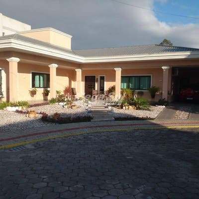 Linda Casa Em Condomínio Fechado! - Casa em Balneário Piçarras - à venda - MEGA SUL IMOBILIÁRIA LTDA