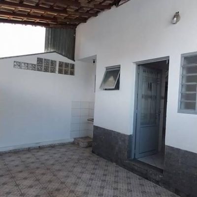 Estilo arquitetônico: Colonial compacto.